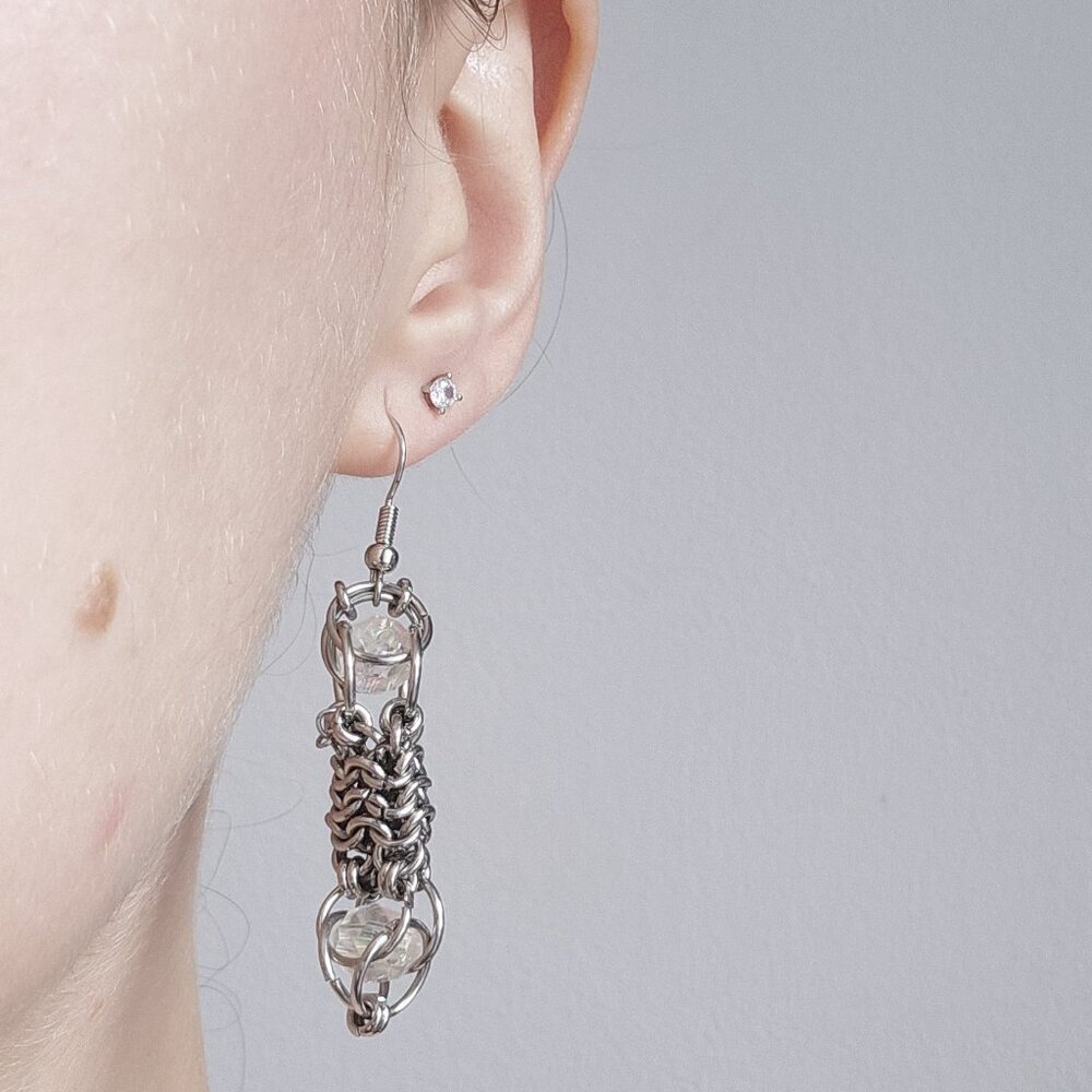 Silver chainmaille earrings with clear beads  ✦ mermaid style dangle earrings ✦